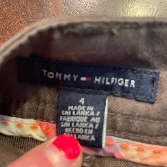 Tommy Hilfiger Cargo Pants size 4 zippered legs - Picture 5 of 5